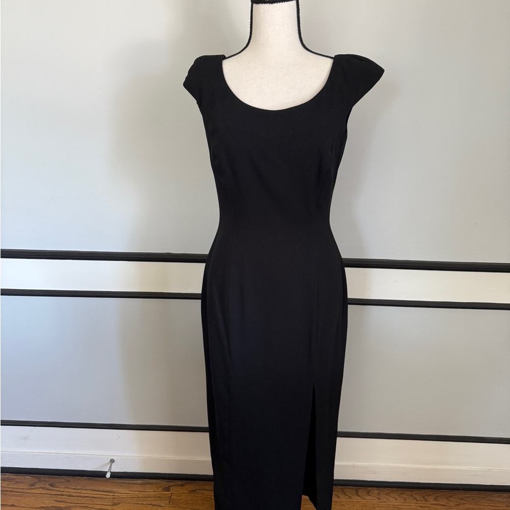 Carmen Marc Valvo - Elegant Black Dress